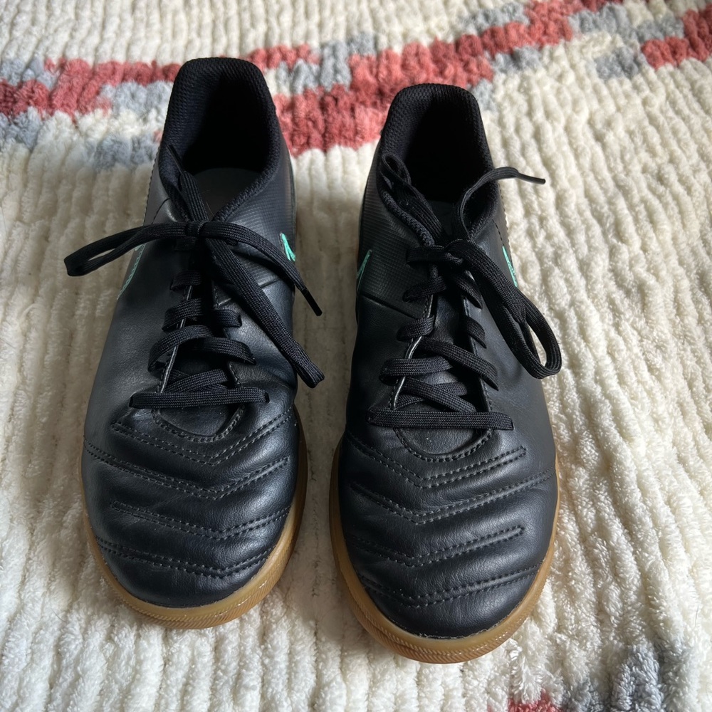 Kids Nike indoor soccer sneakers